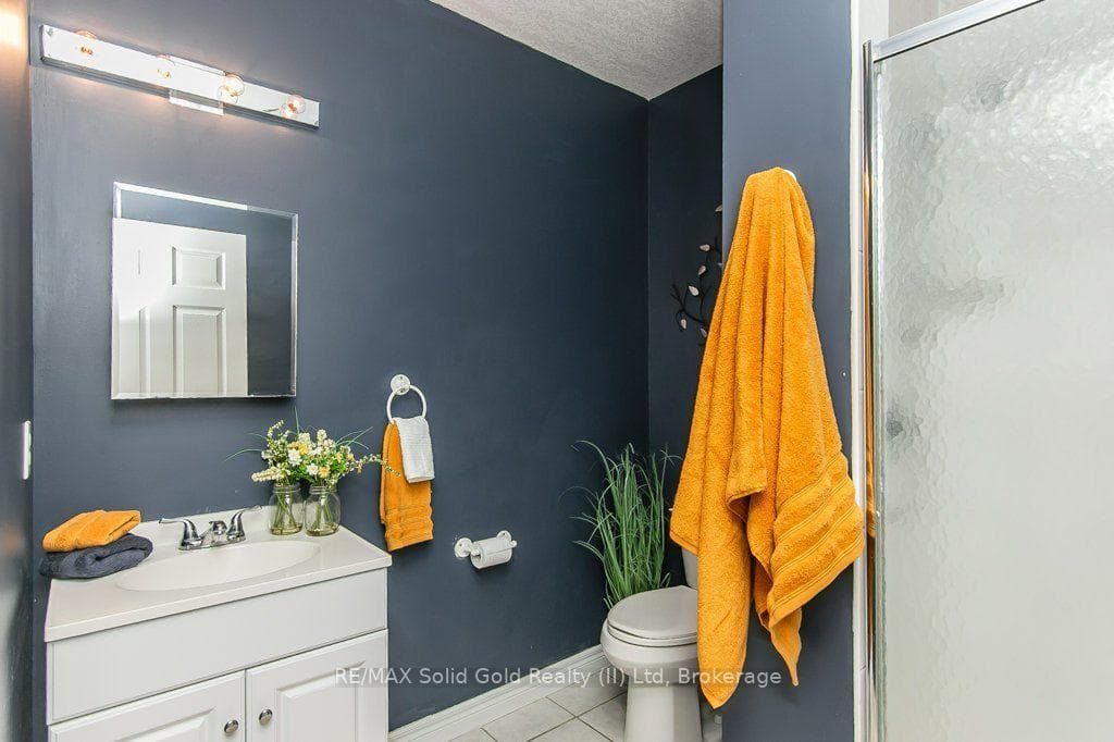77 Lawrence Street photo 37