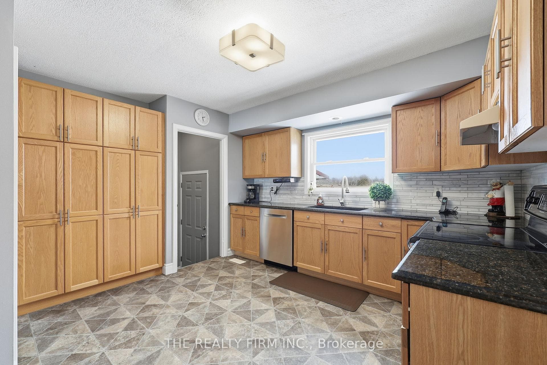 192 Buckingham Street photo 11