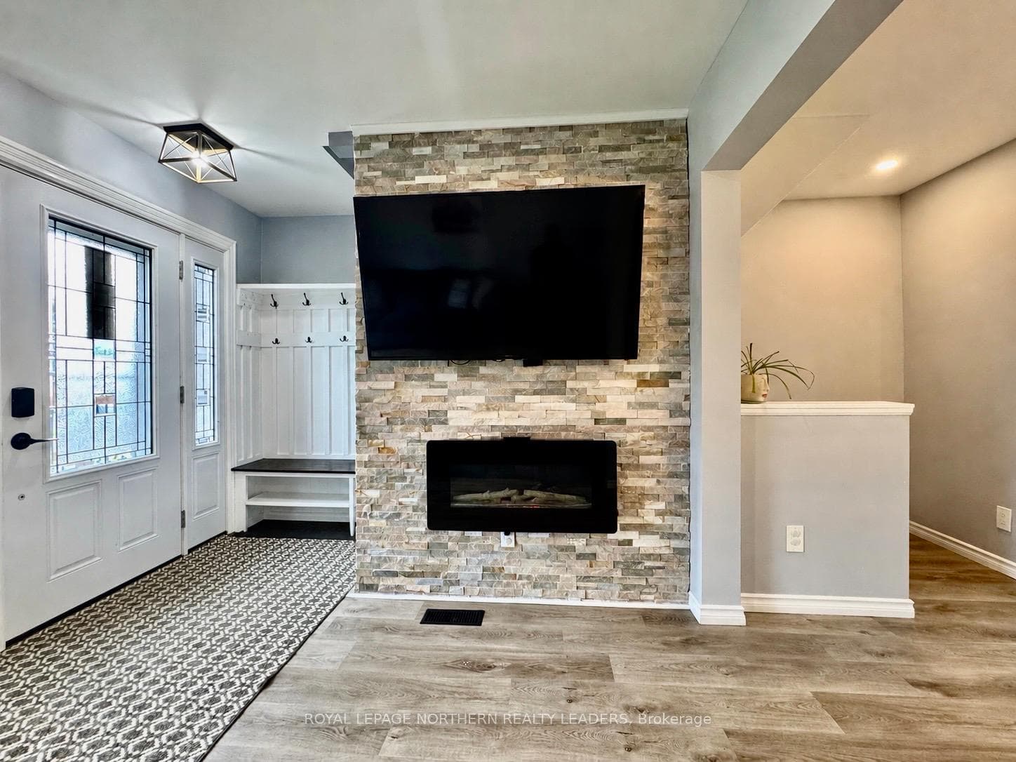 562 Spooner Drive photo 24