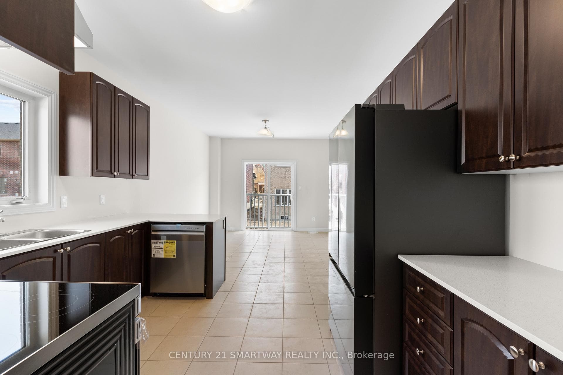 40 HUNTSWORTH Avenue photo 12