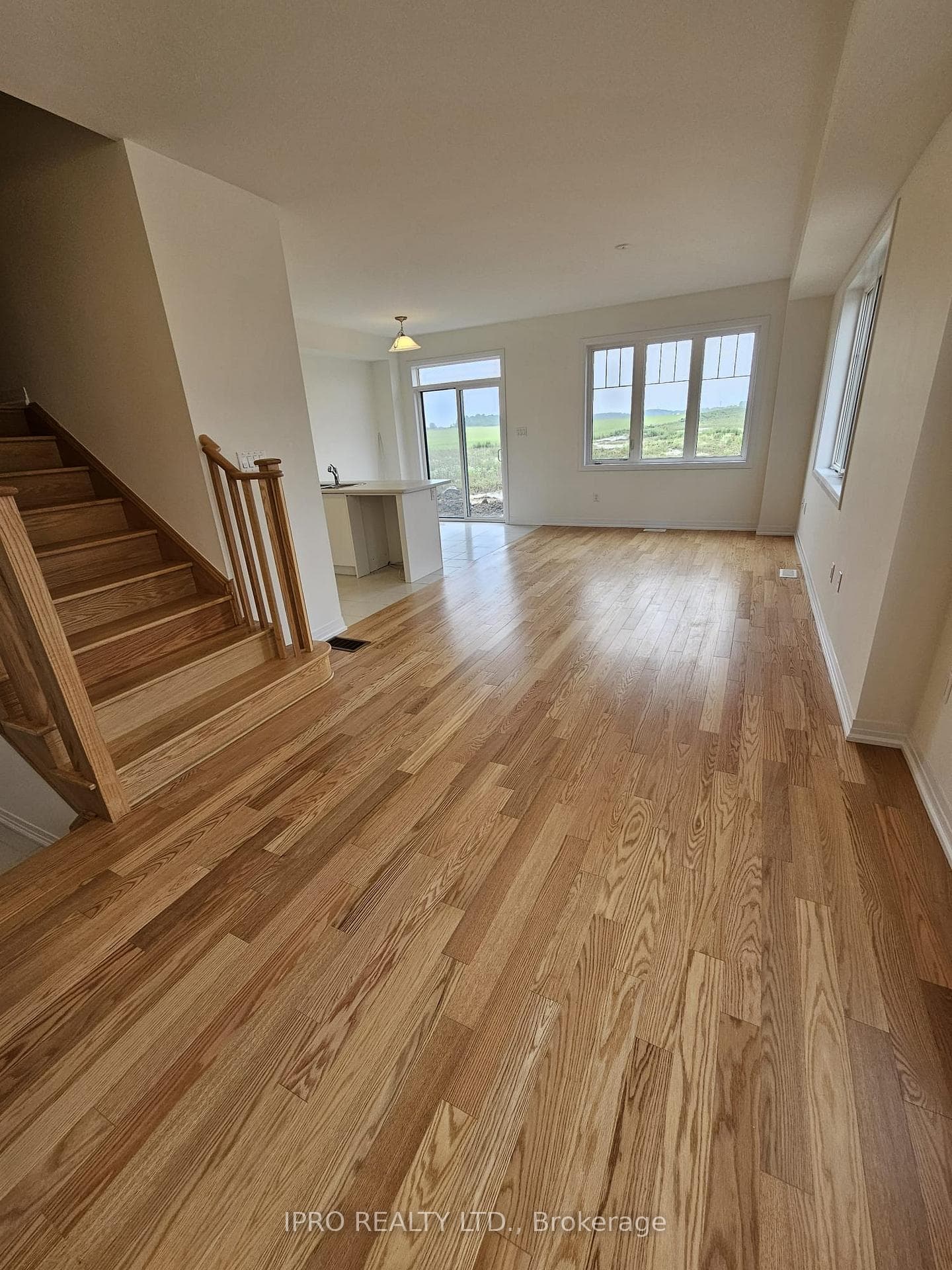 1 Niagara Drive photo 7