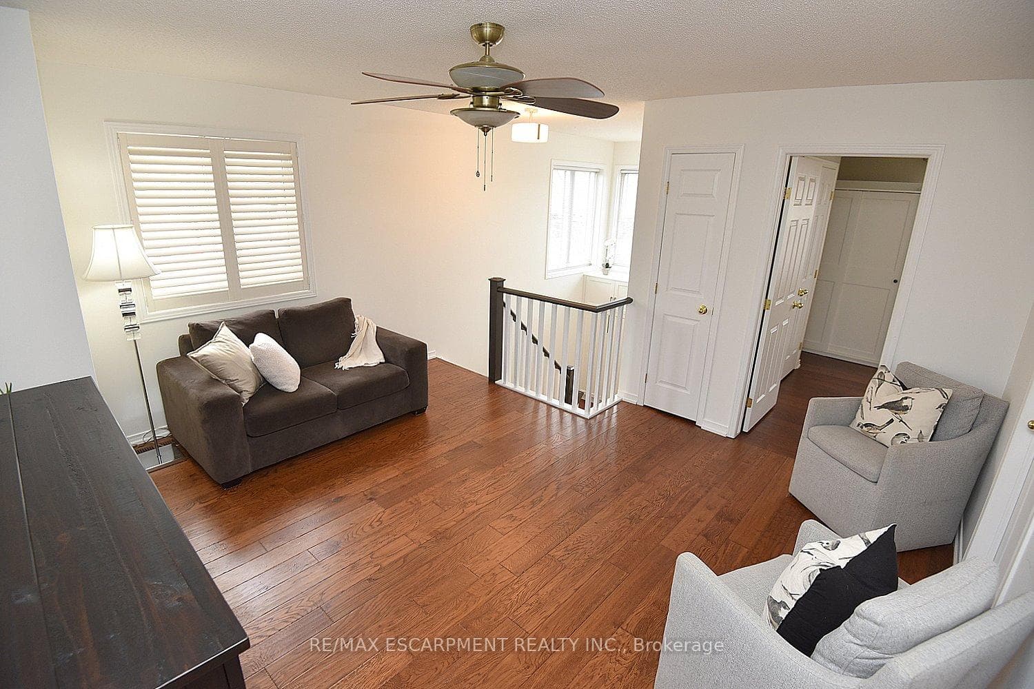 111 Magnolia Crescent photo 34