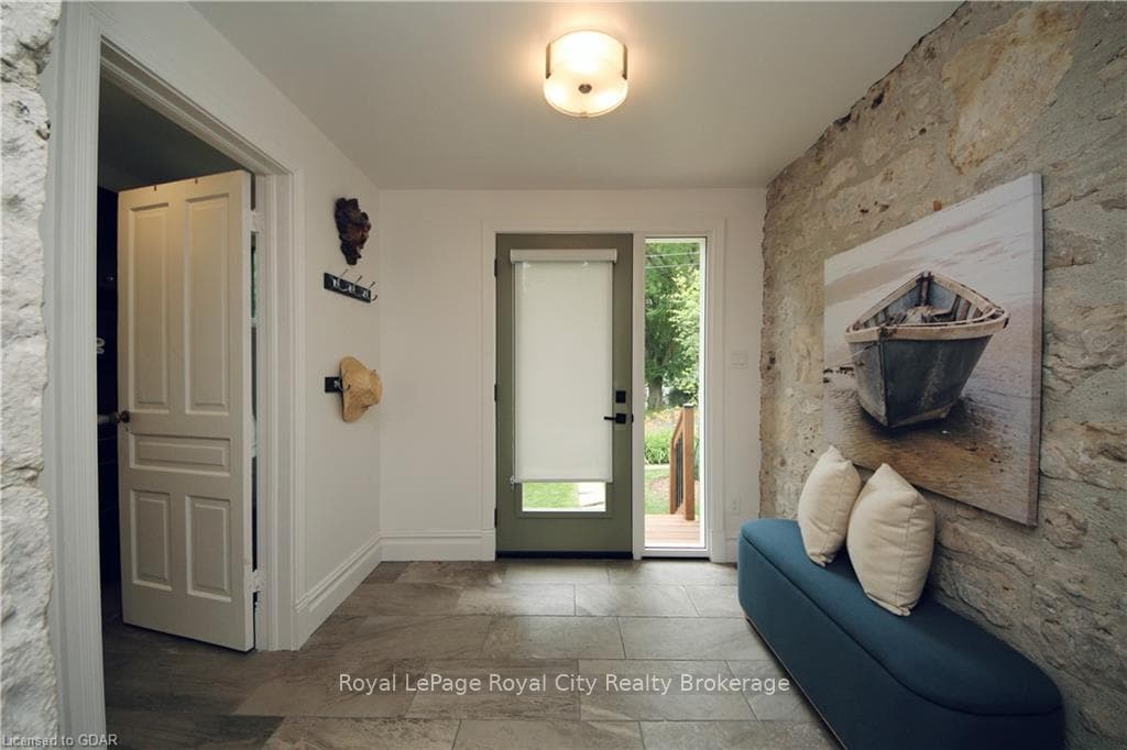 122 ESSEX Street photo 31