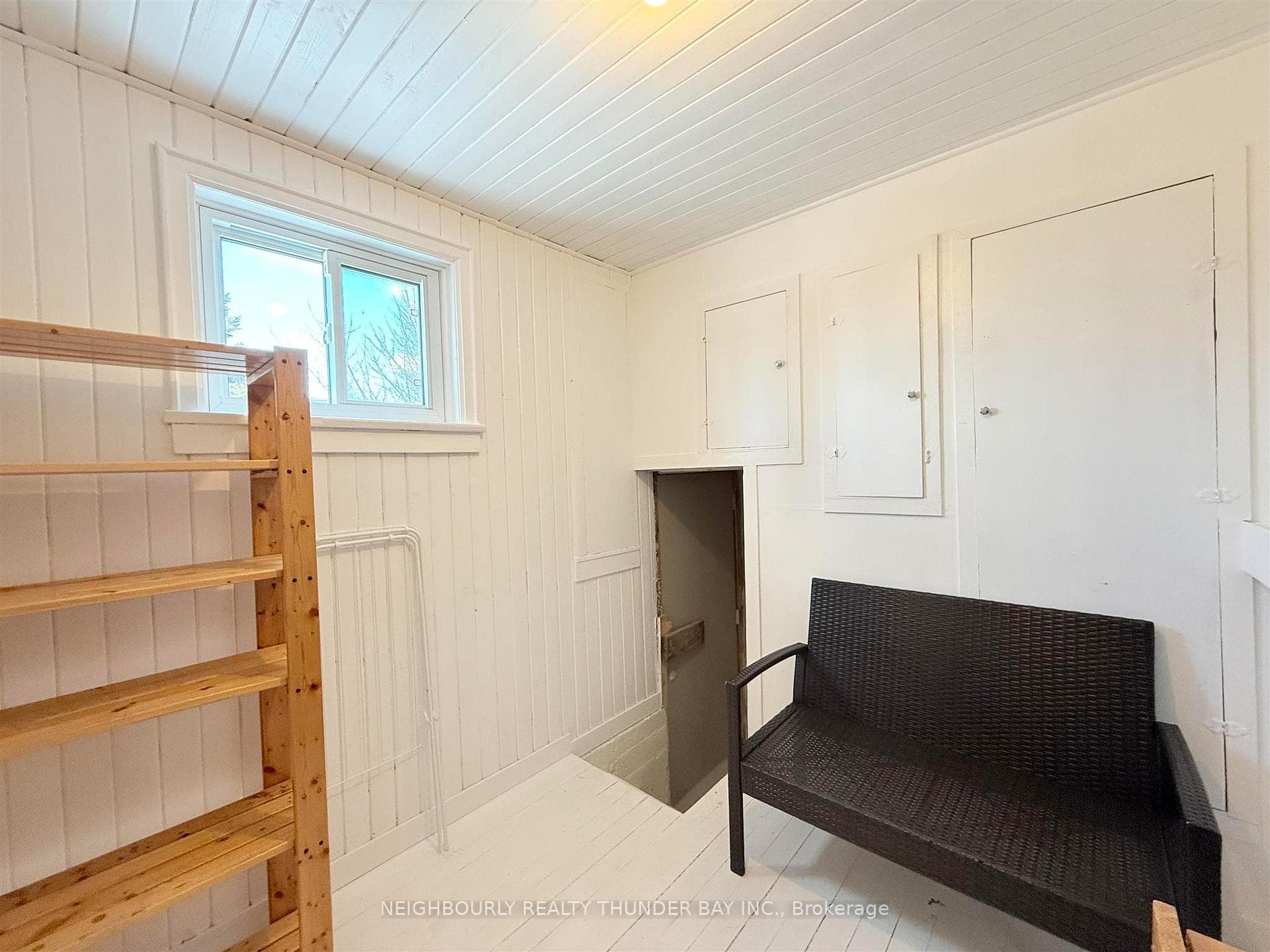 543 Leslie Avenue photo 18