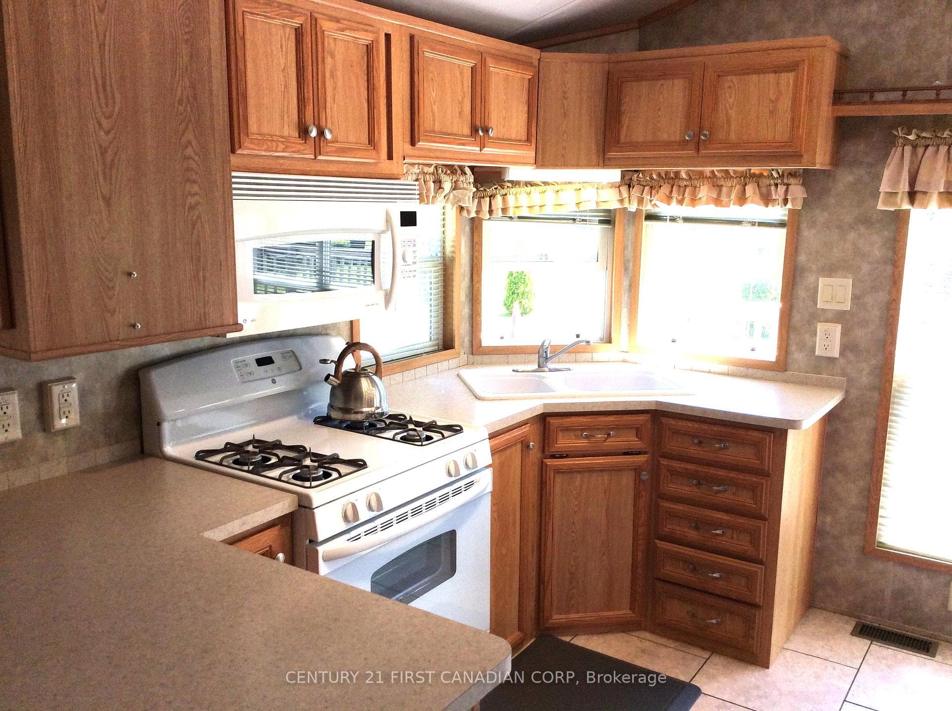 256440 Sunova Crescent Unit 501 photo 18