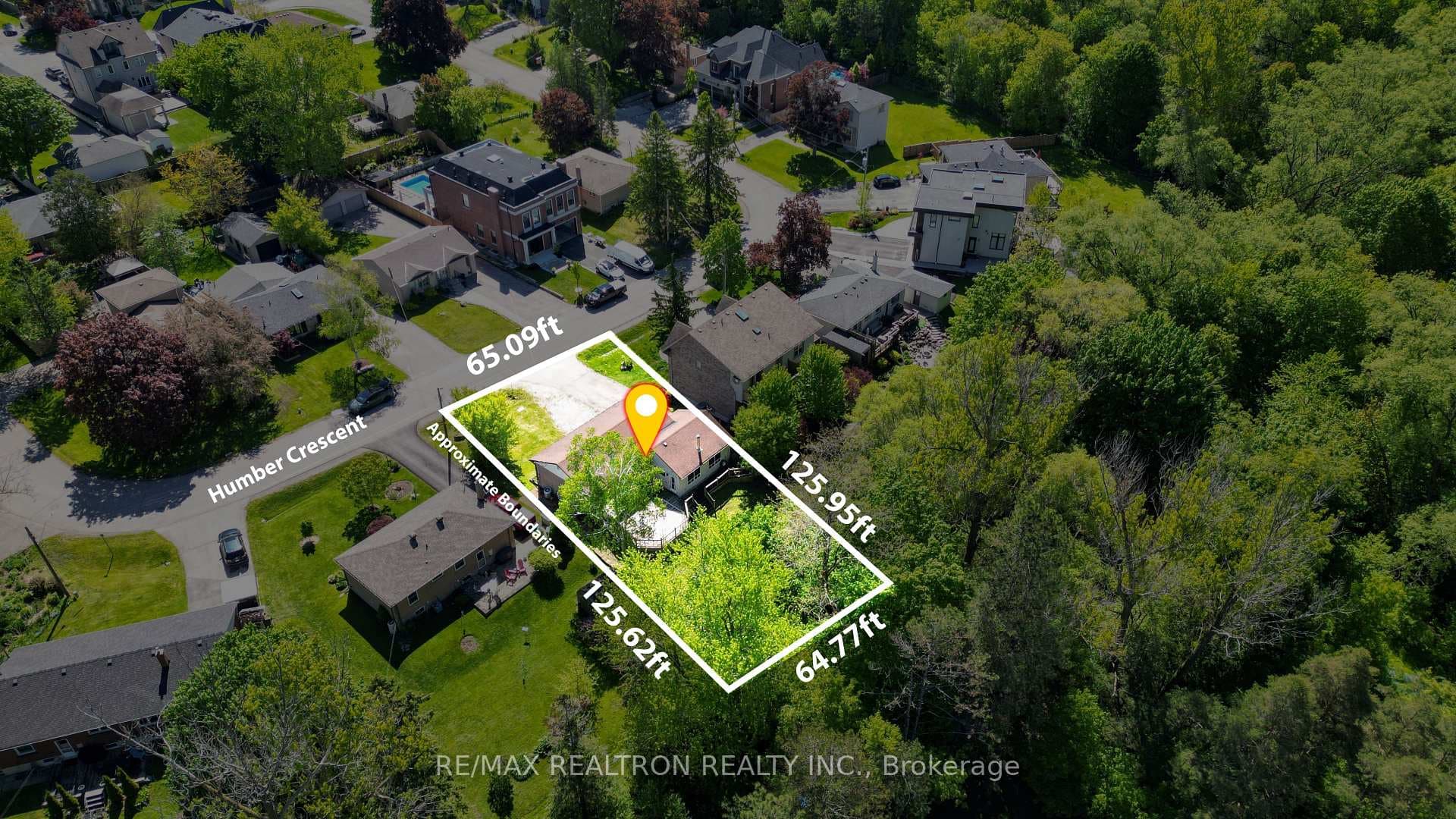 105 Humber Crescent photo 2