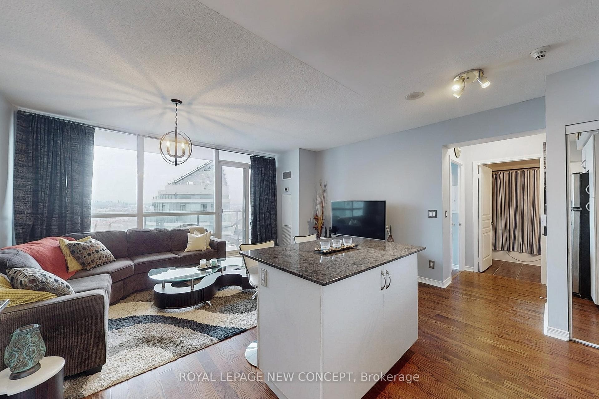 2230 Lake Shore Boulevard Unit 2903 photo 4