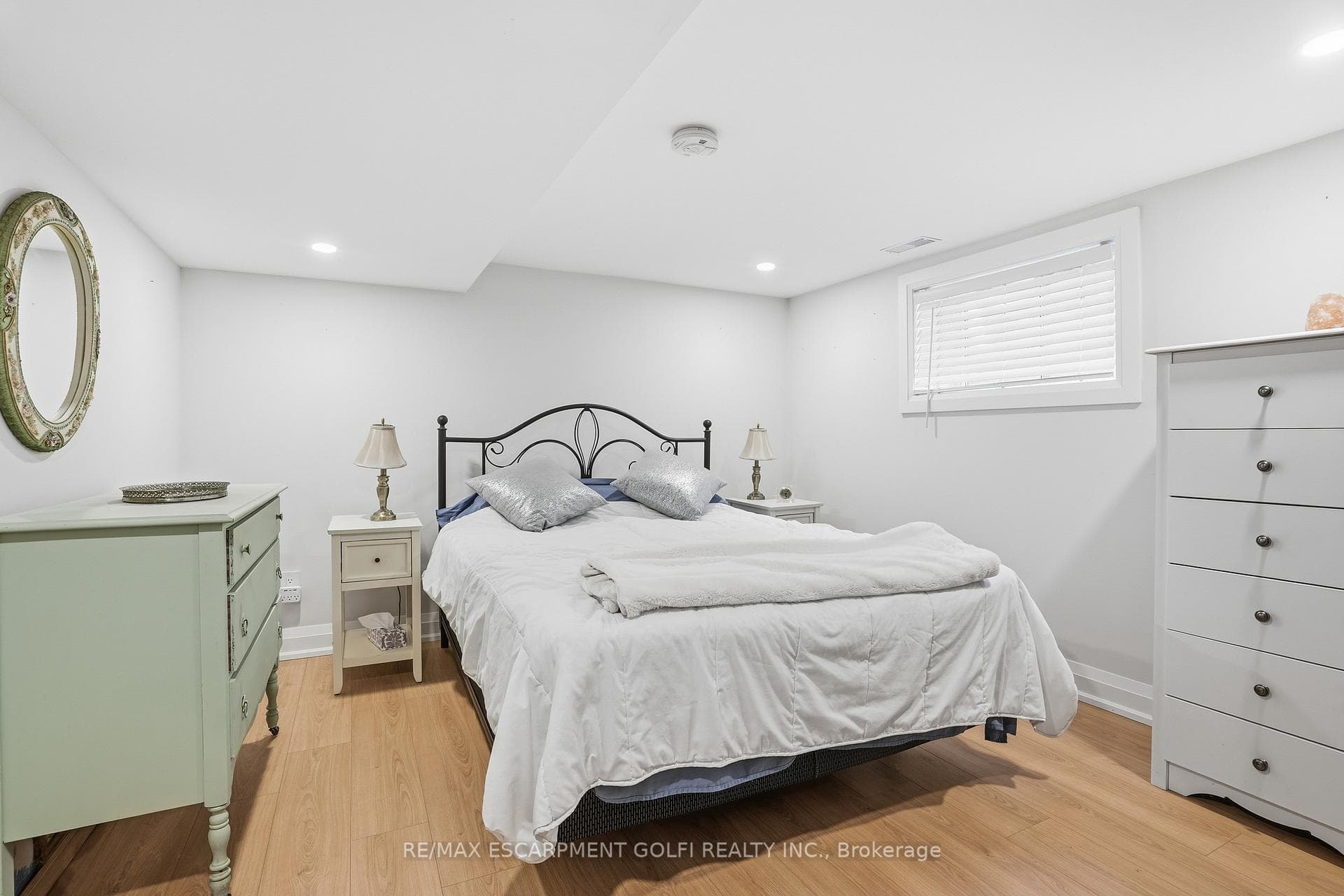 417 Elizabeth Street photo 28