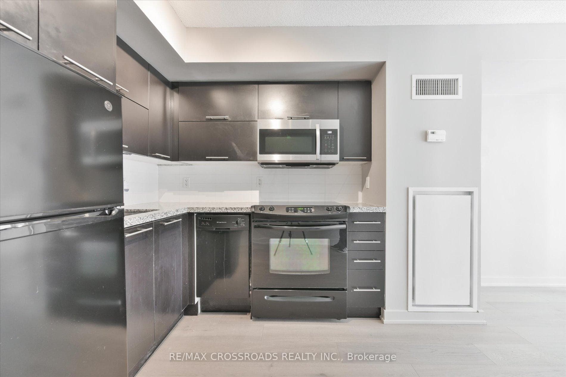 126 Simcoe Street Unit 506 photo 13