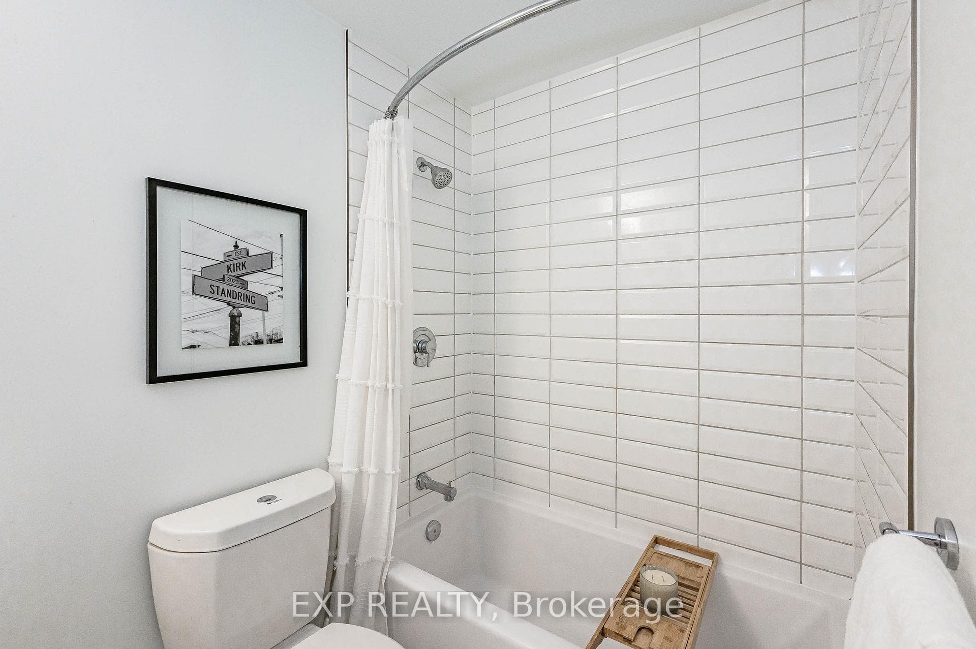 332 Gosling Gardens Unit 203 photo 19