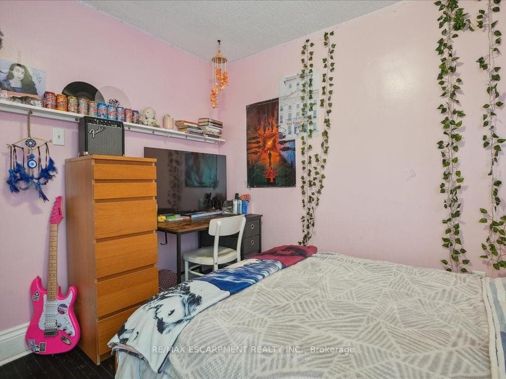 529 Wentworth Street photo 25