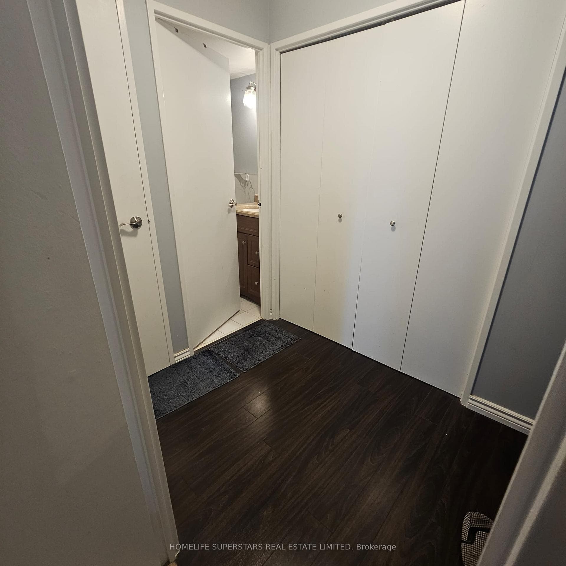 3590 Kaneff Crescent Unit 506 photo 15