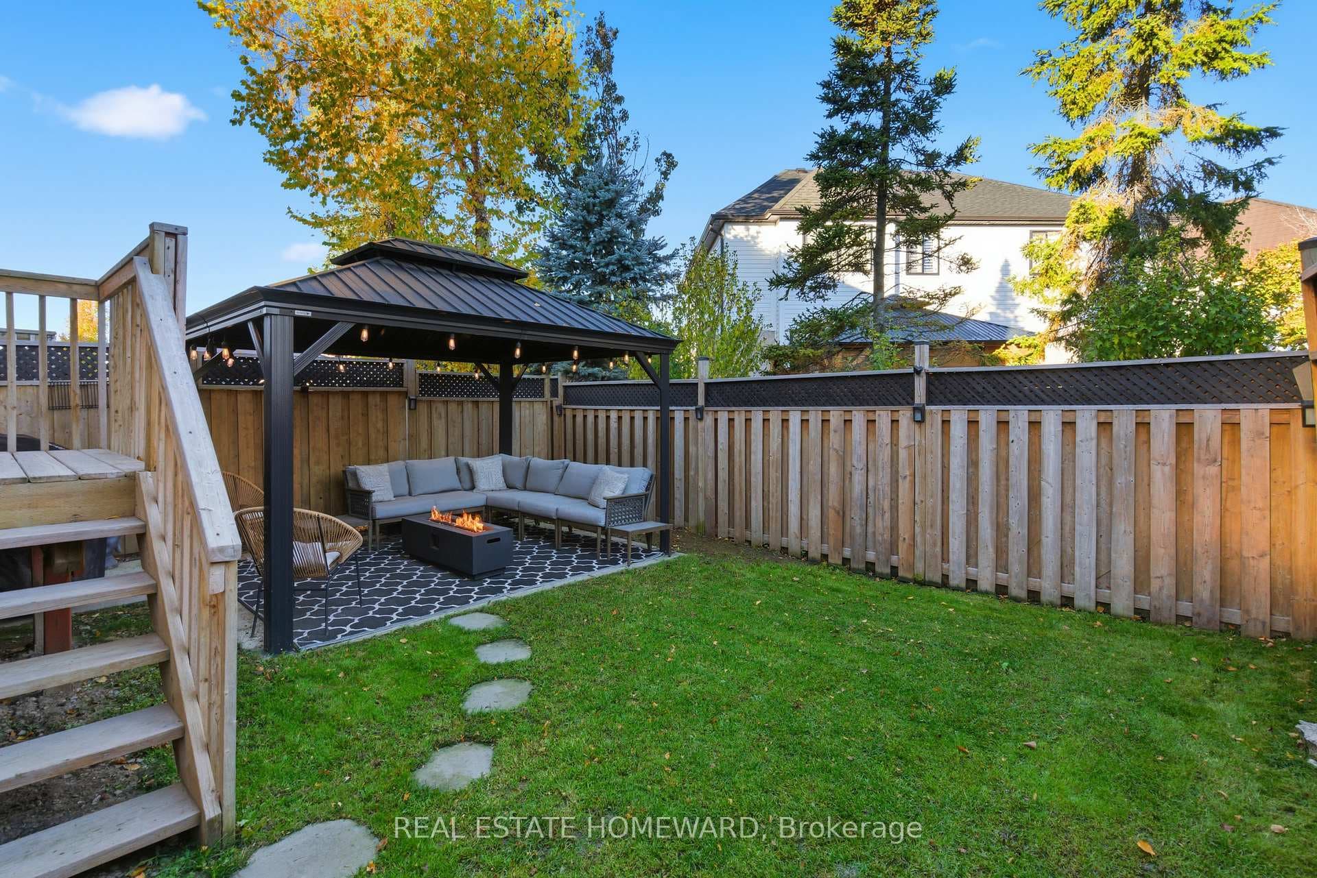 996 Donnelly Street photo 34