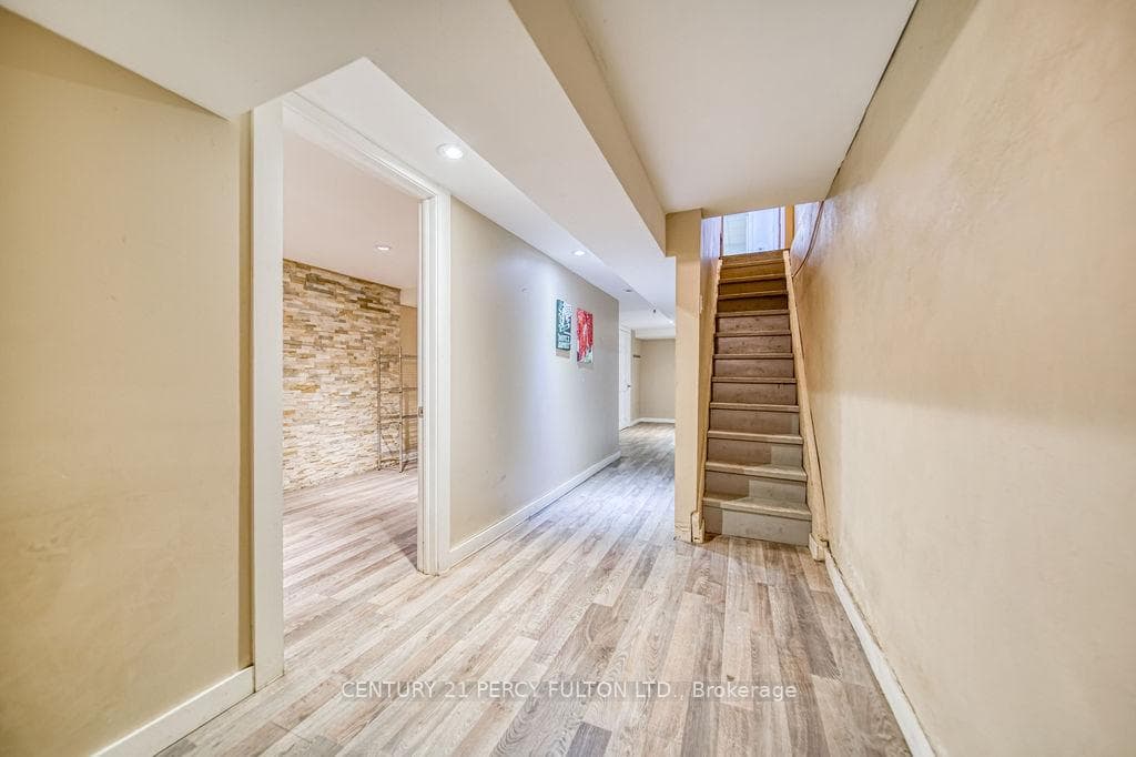 1606 Queen Street photo 16