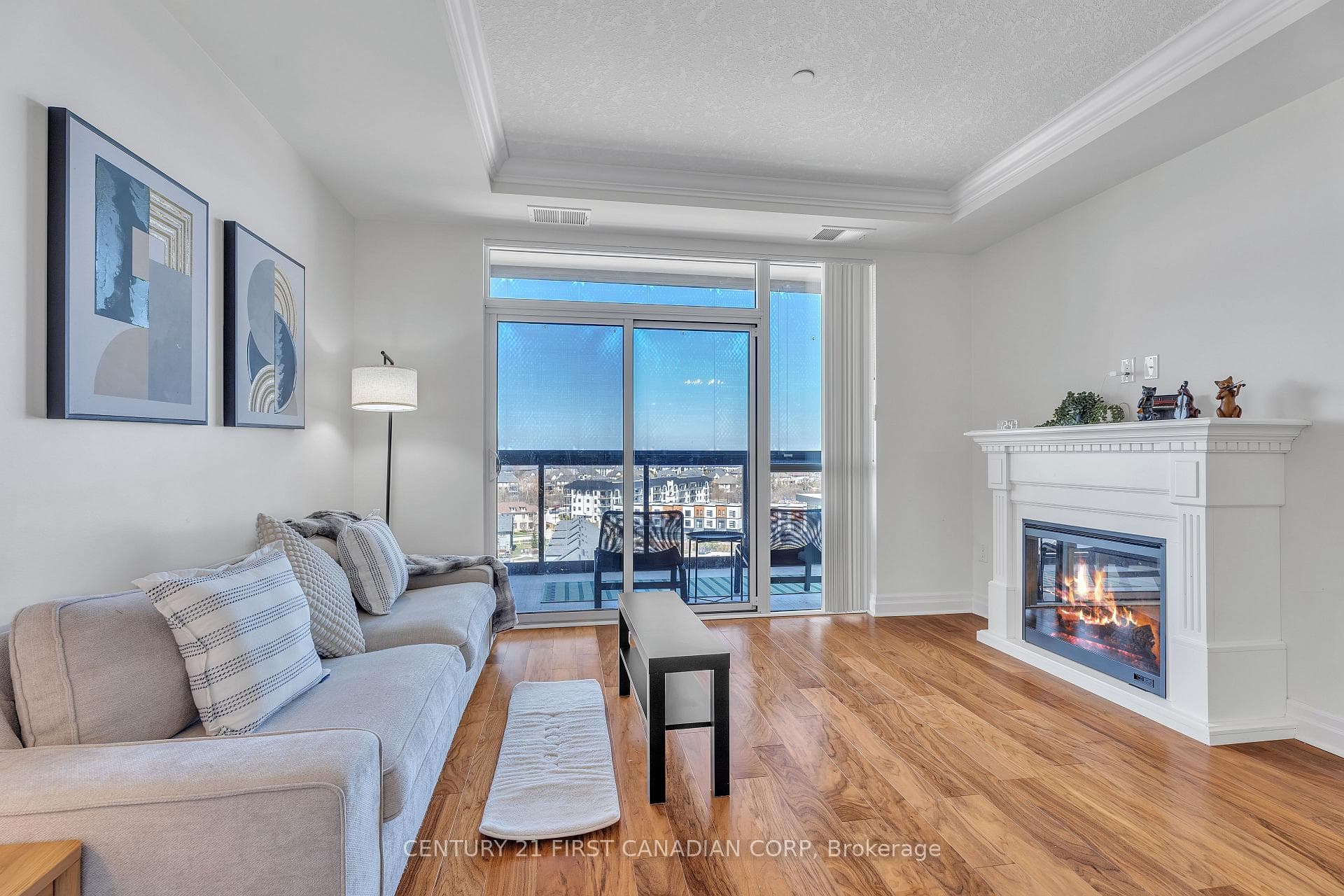 240 Villagewalk Boulevard Unit 812 photo 14