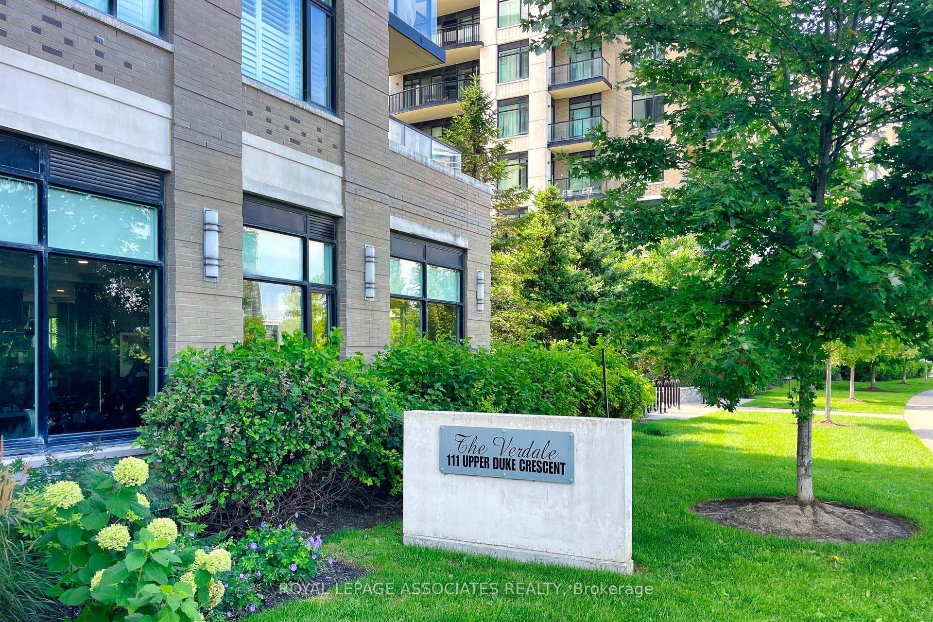 111 Upper Duke Crescent Unit 101 photo 16