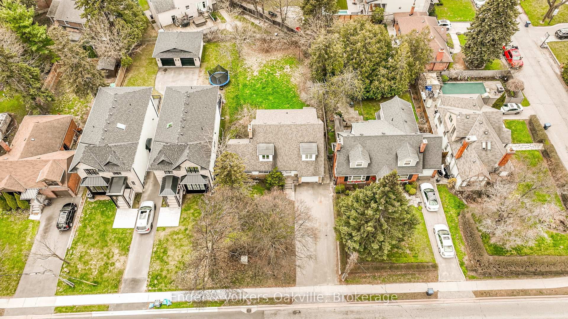 98 Prince Edward Drive photo 43
