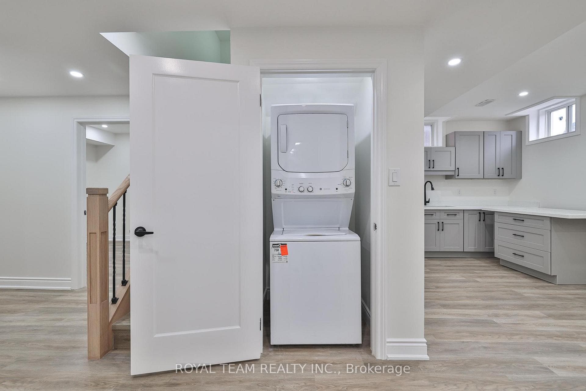 32 Carness Crescent Unit Lower photo 35