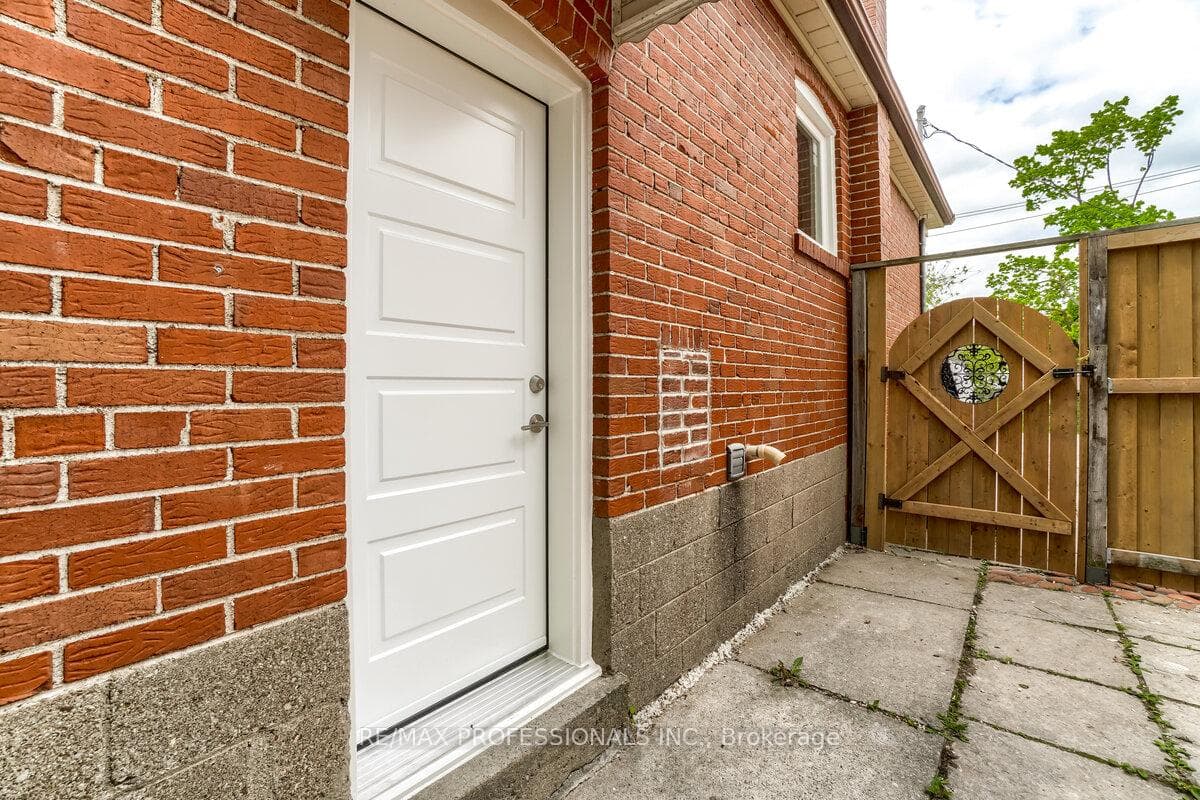 351 Maurice Drive photo 38