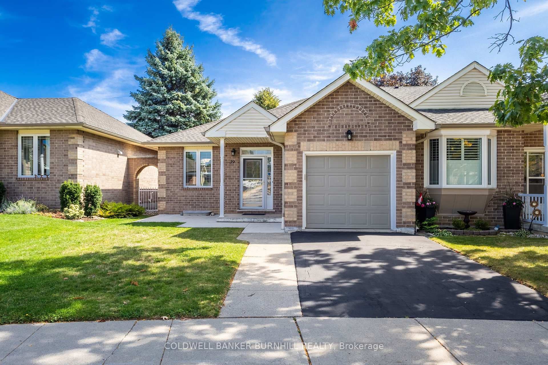 39 Twentyplace Boulevard photo 1