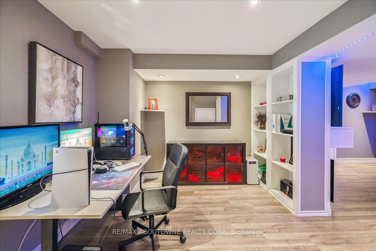 52 Madonna Drive photo 21