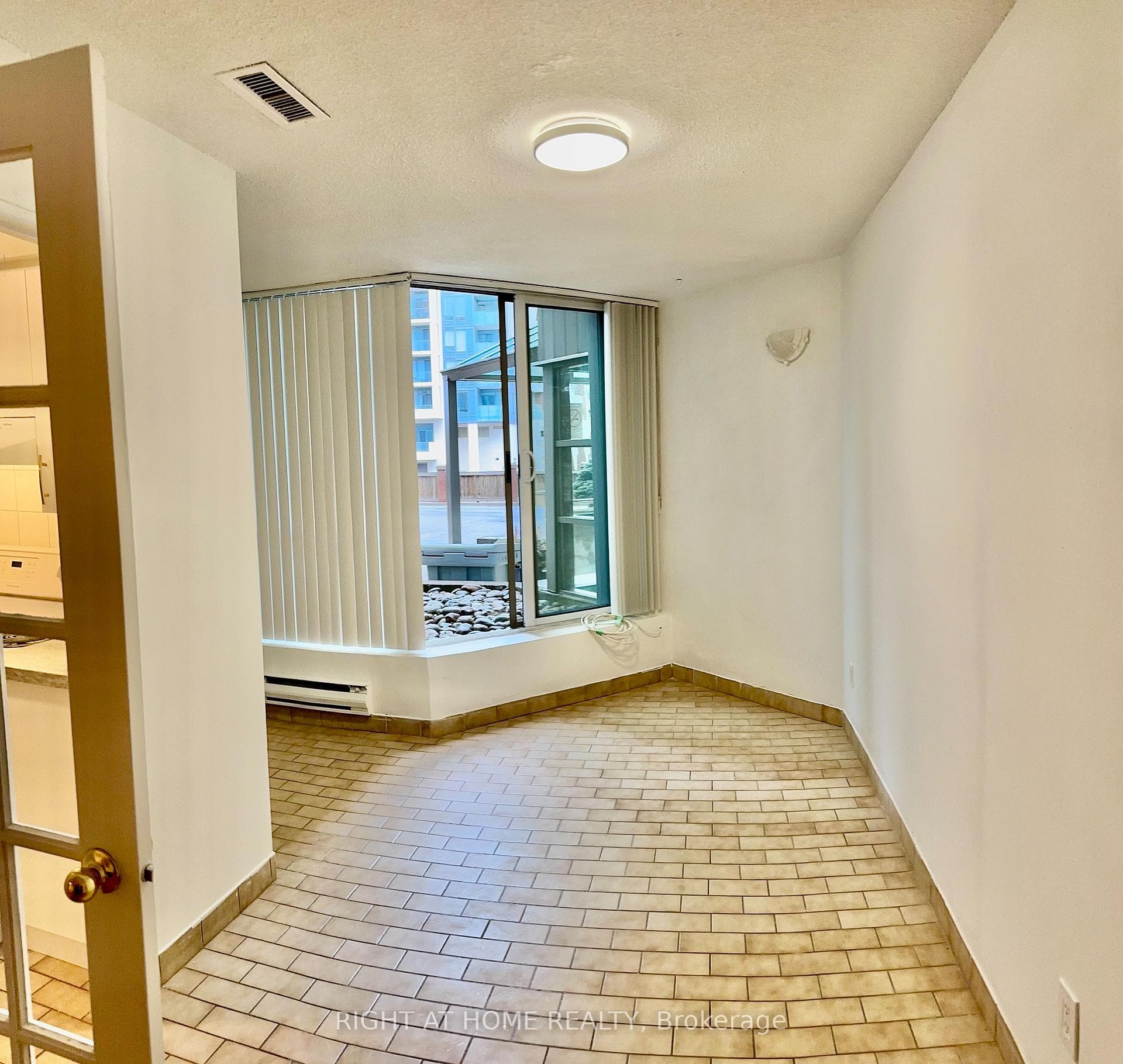 5795 Yonge Street Unit 101 photo 7
