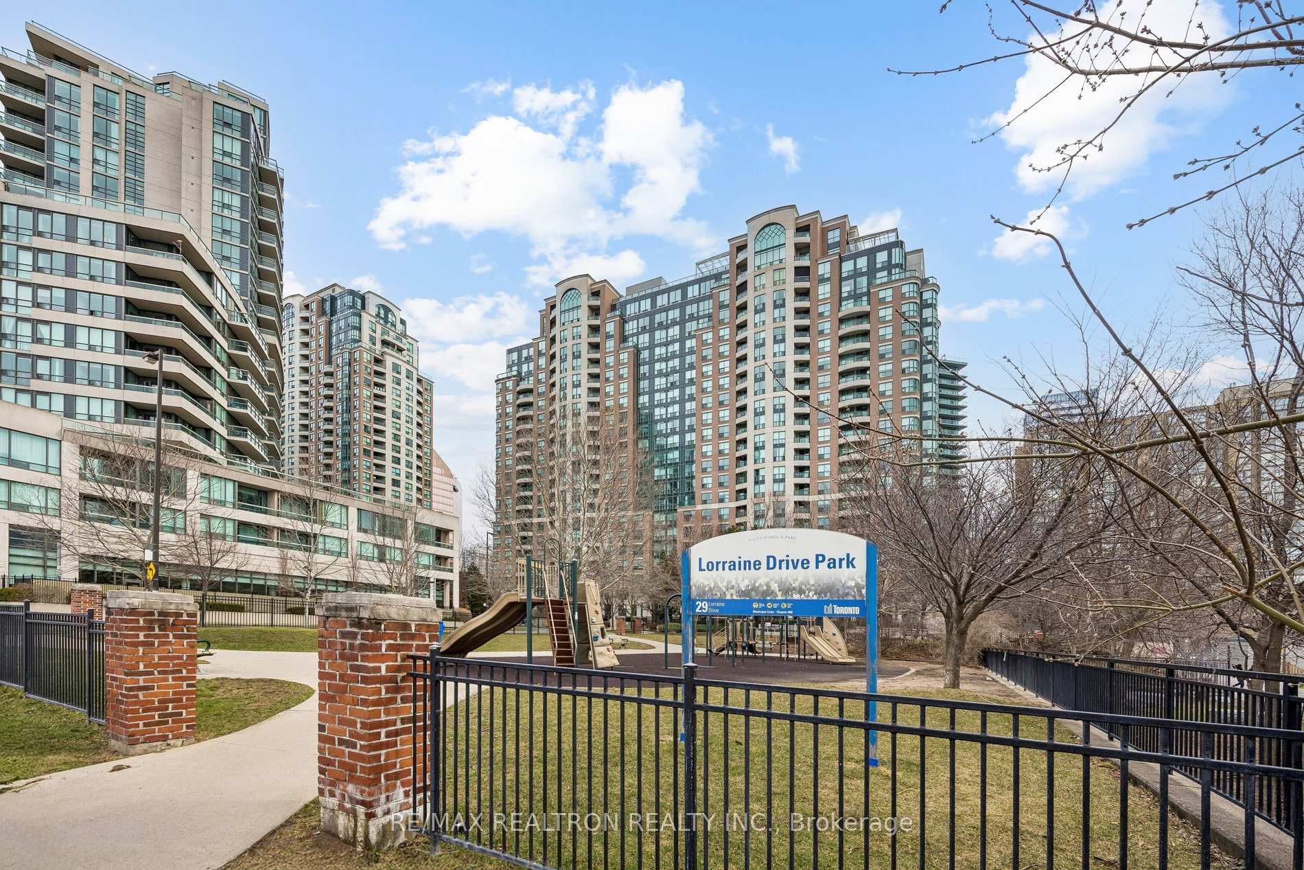 23 Lorraine Drive Unit 1602 photo 41