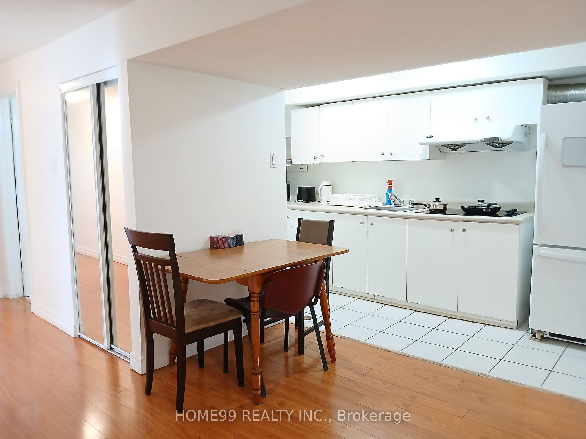 137 Pineway Boulevard Unit lower photo 3