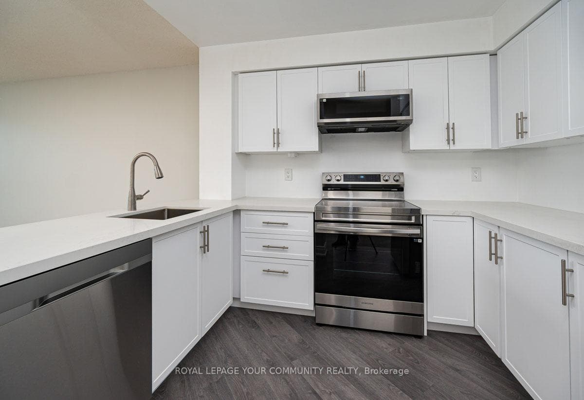 185 Oneida Crescent Unit Ph20 photo 12