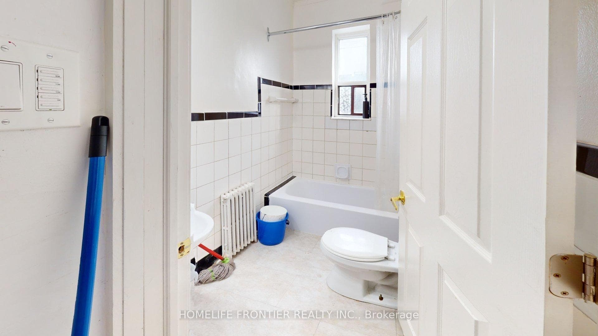1110 Weston Road Unit 4 photo 5