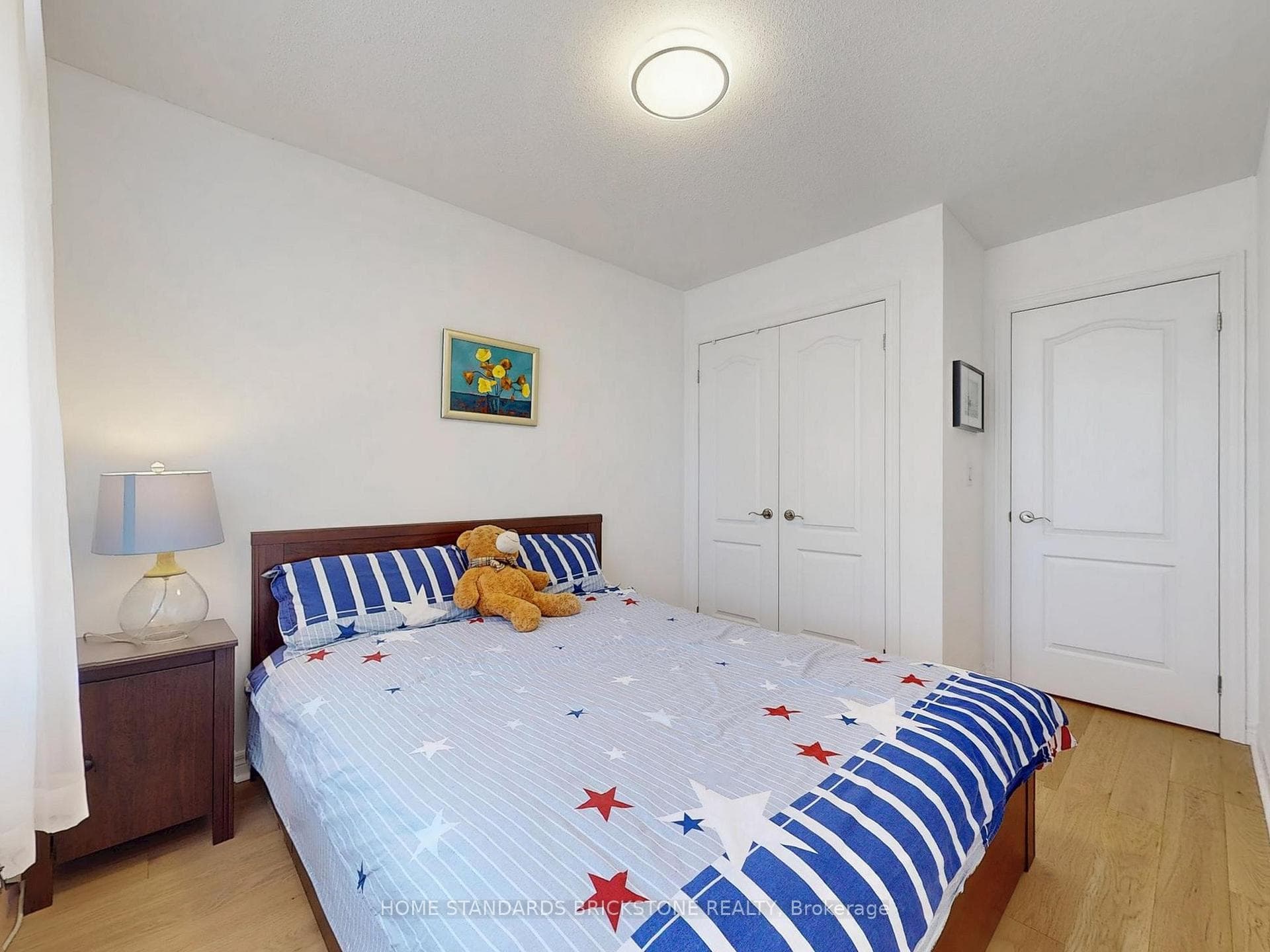50 Versailles Crescent photo 32