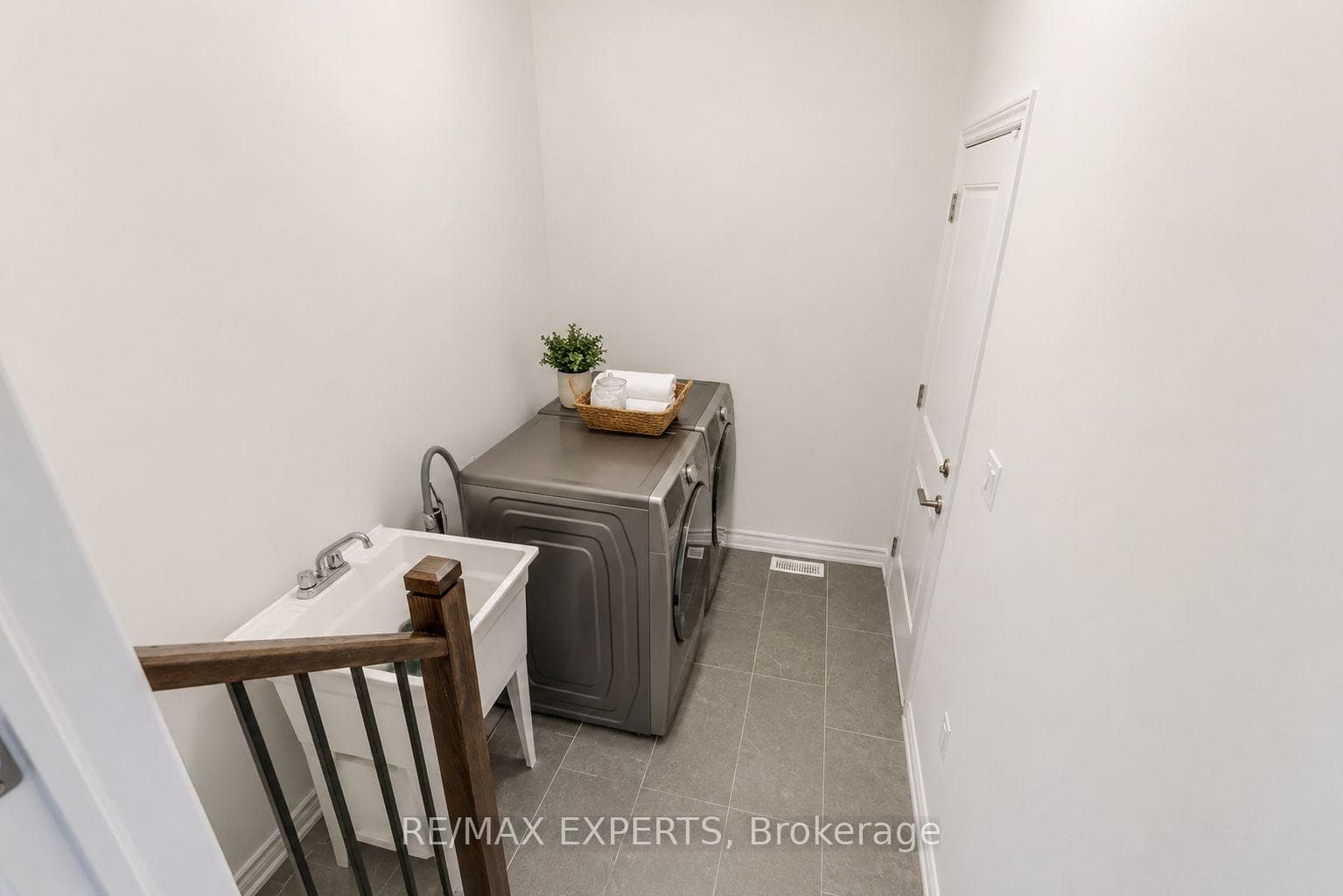 Laundry main floor