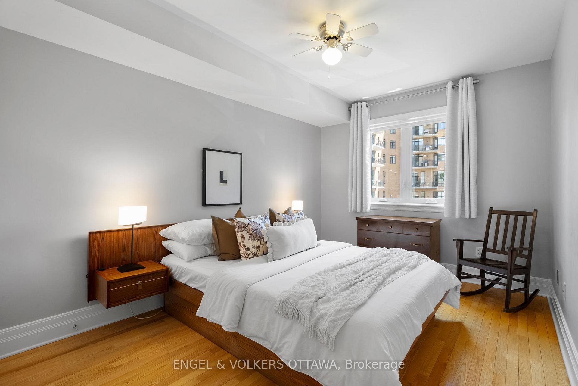 106 Tay Street photo 35