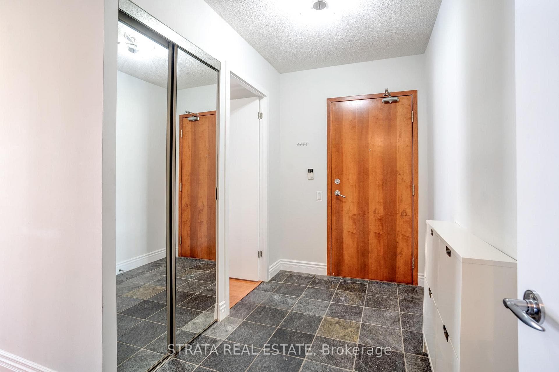 500 Queens Quay Unit 402W photo 3