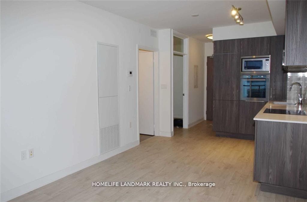 27 BATHURST Street Unit 1113 photo 10