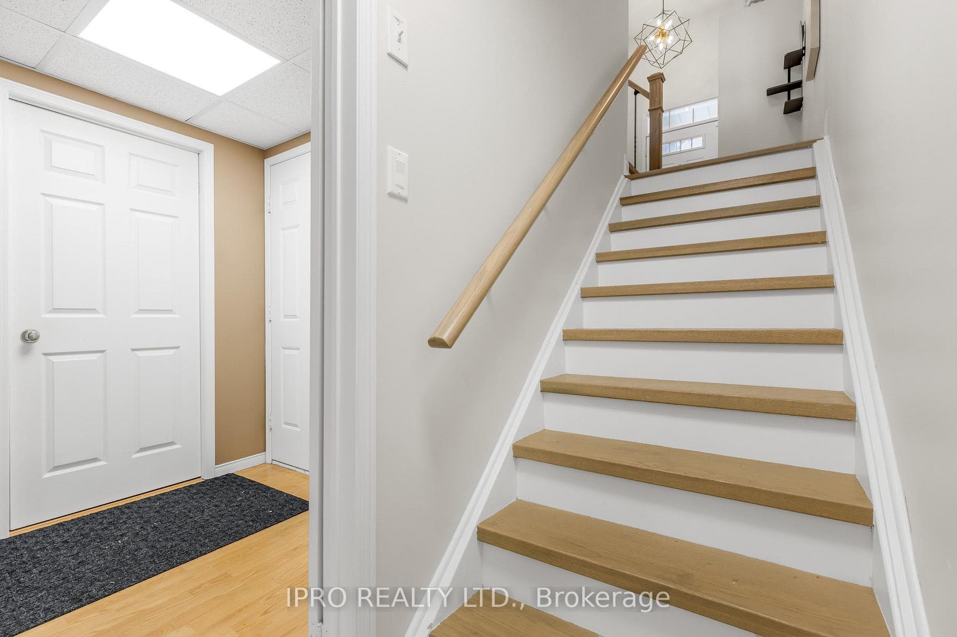 7 Schouten Crescent photo 20