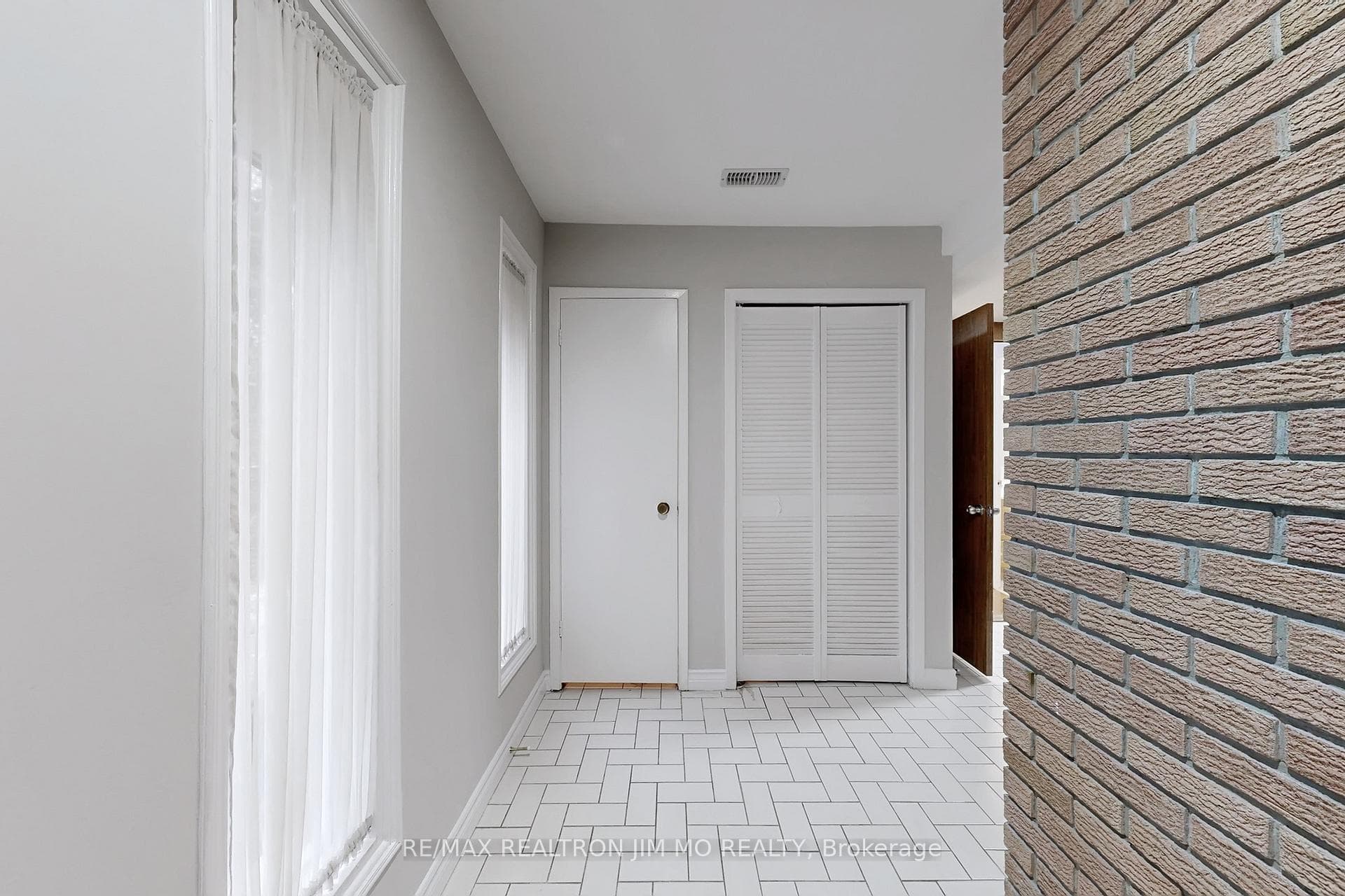 31 Angus Drive photo 42