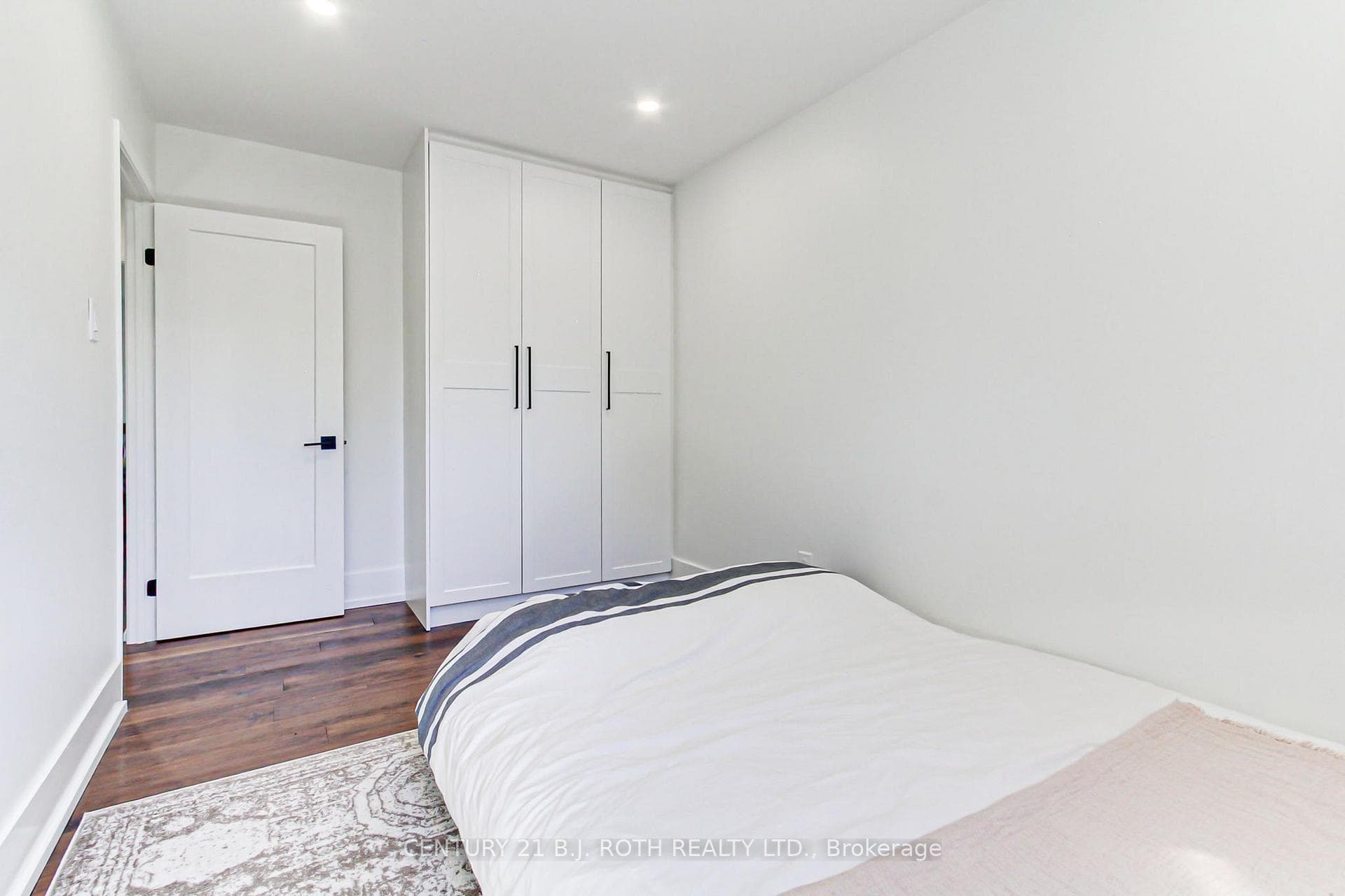 2931 Saint Malo Circle photo 25