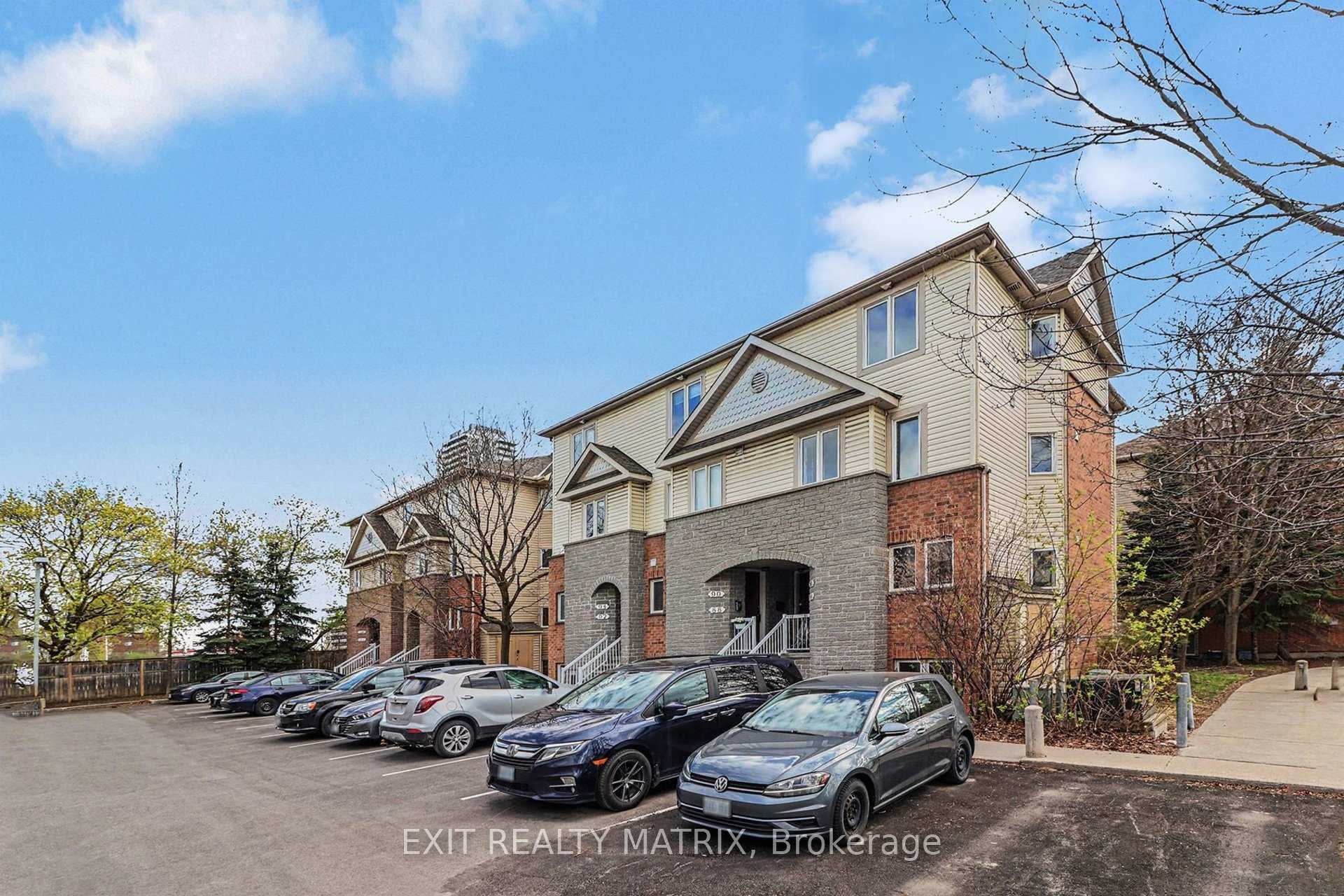 88 Strathaven Private photo 2