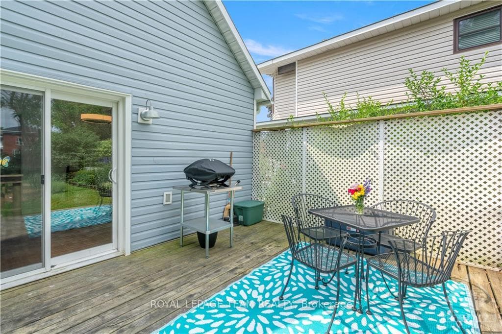 488 CLARENCE Street photo 26