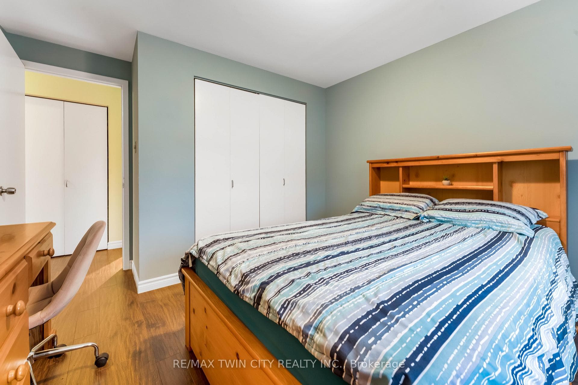 86 Overlea Drive photo 11