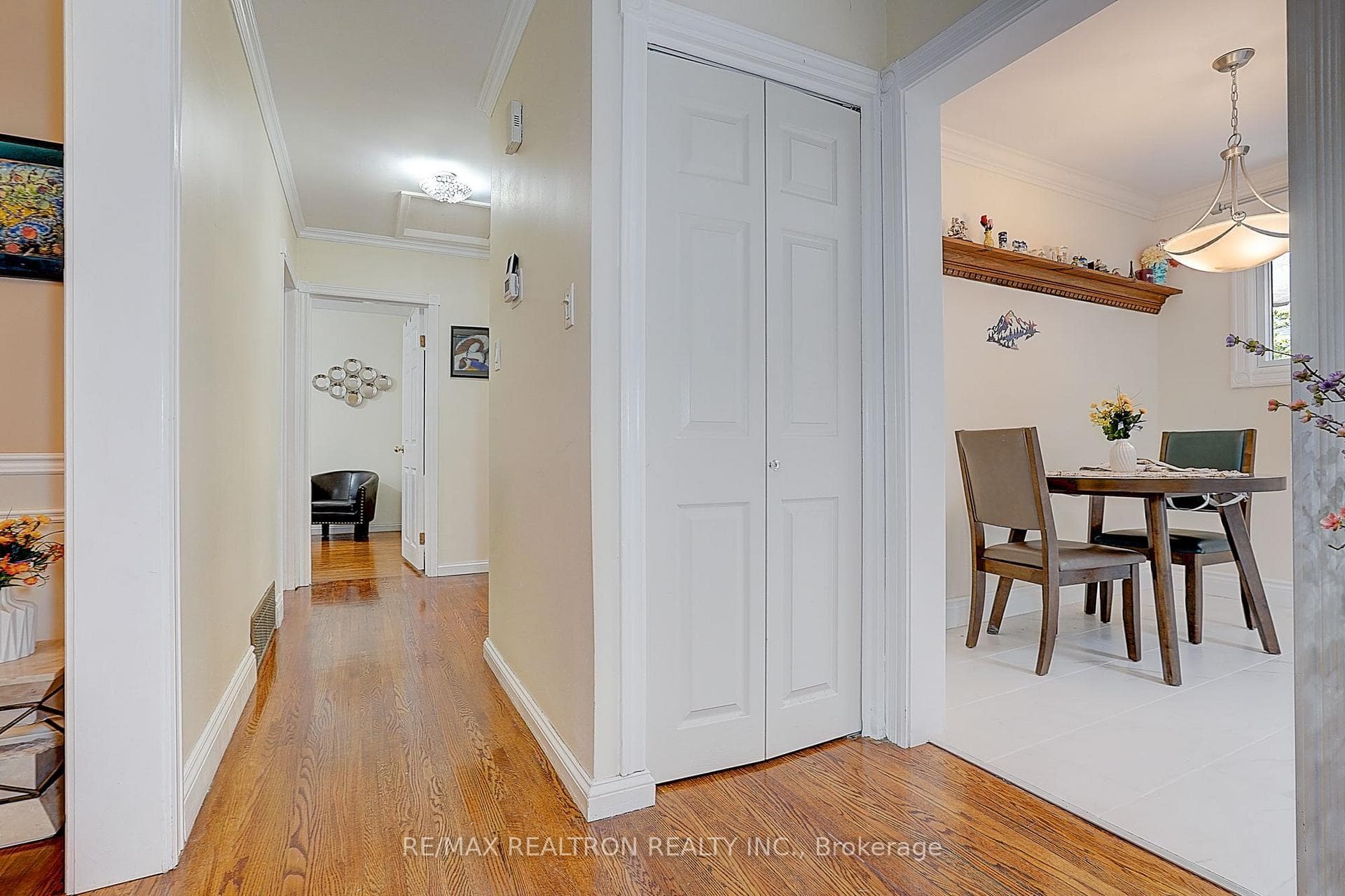 583 Pinewood Street photo 15