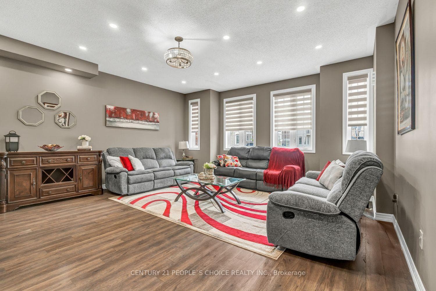 33 Shiff Crescent photo 1