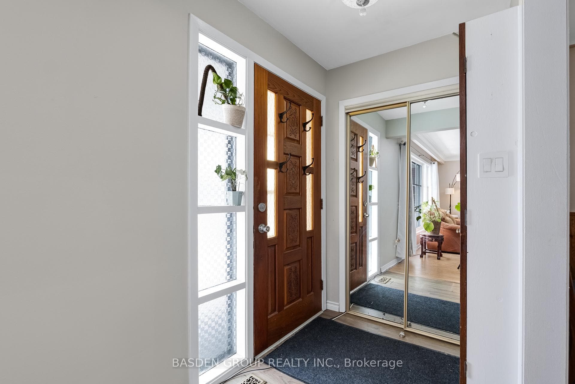 730 Meadowvale Road photo 4