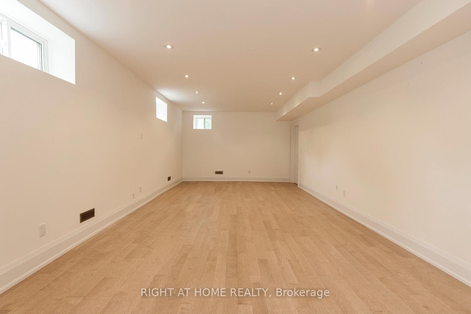 1627 Glenburnie Road photo 12