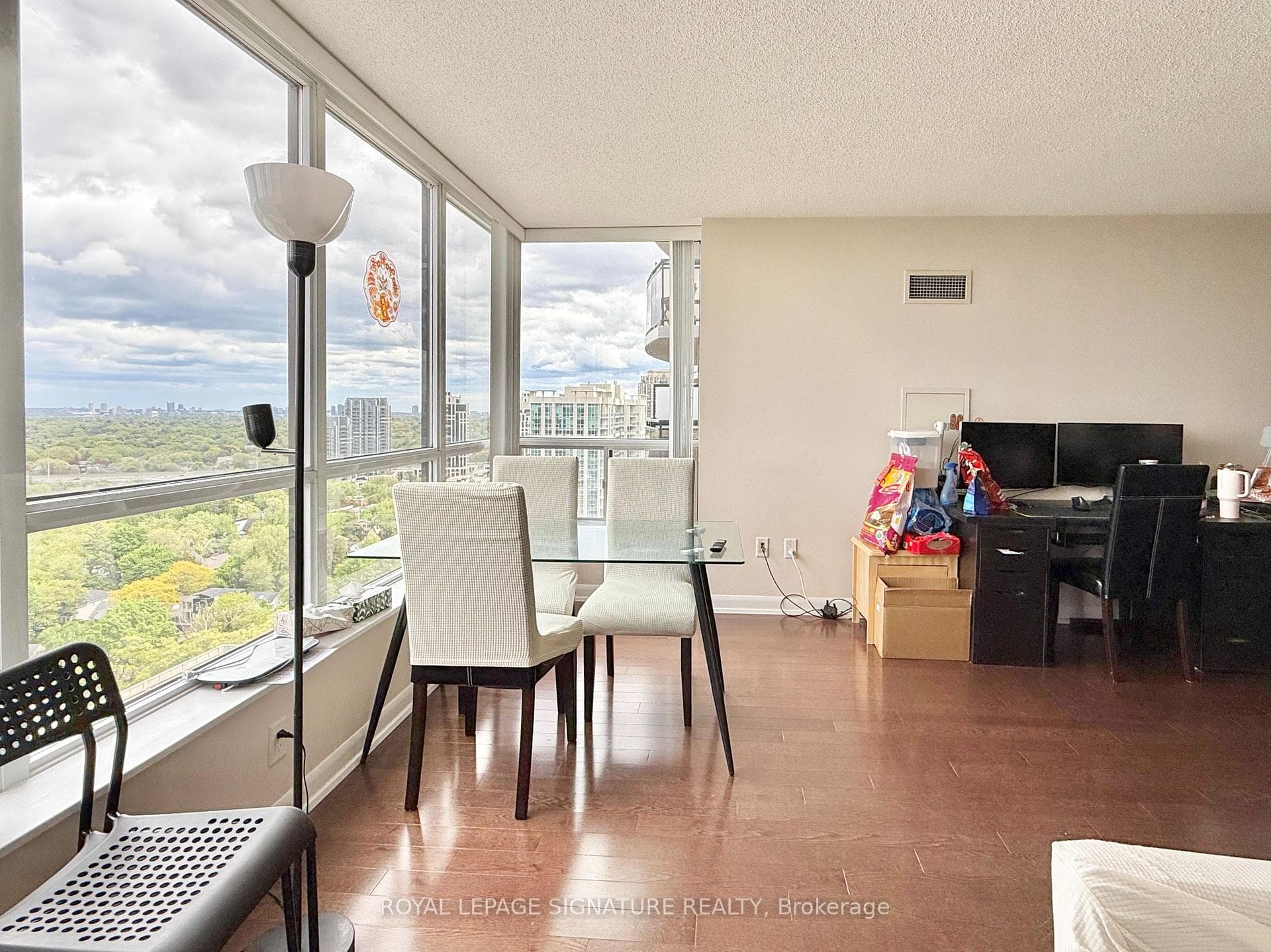 33 Sheppard Avenue Unit 2510 photo 3