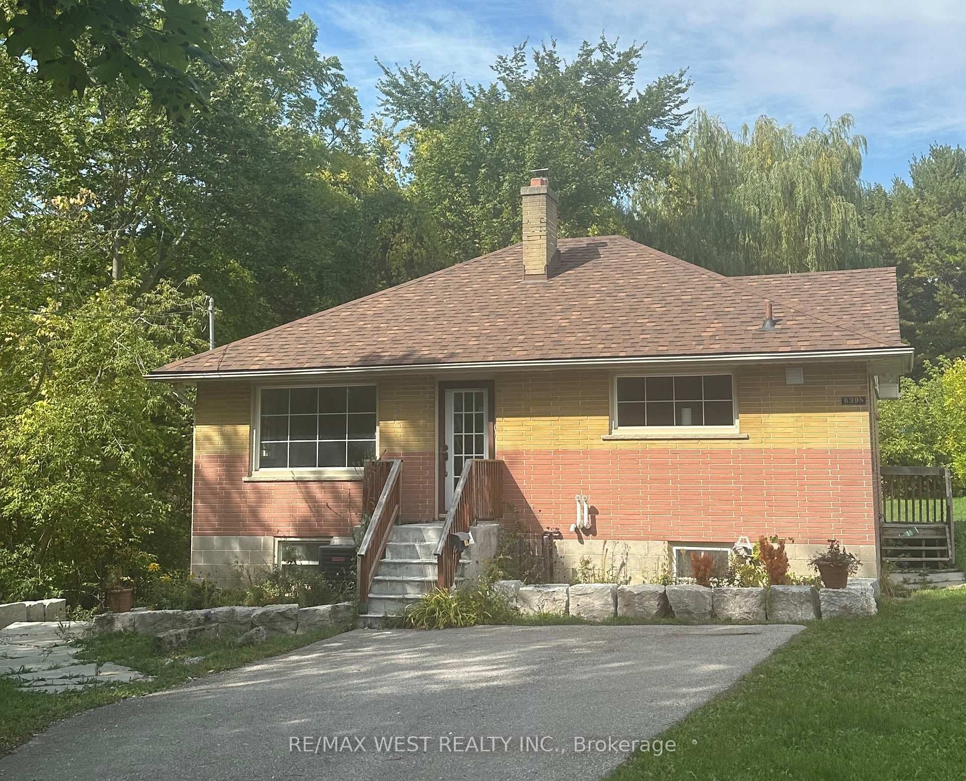 6398 Kingston Road photo 1