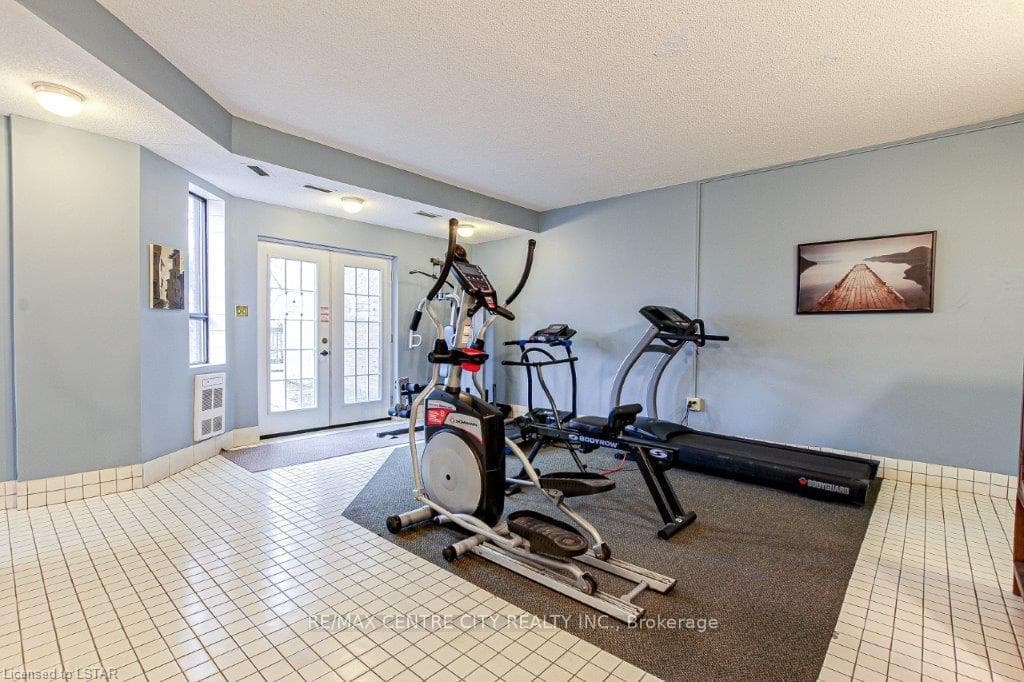 549 RIDOUT Street Unit 203 photo 24