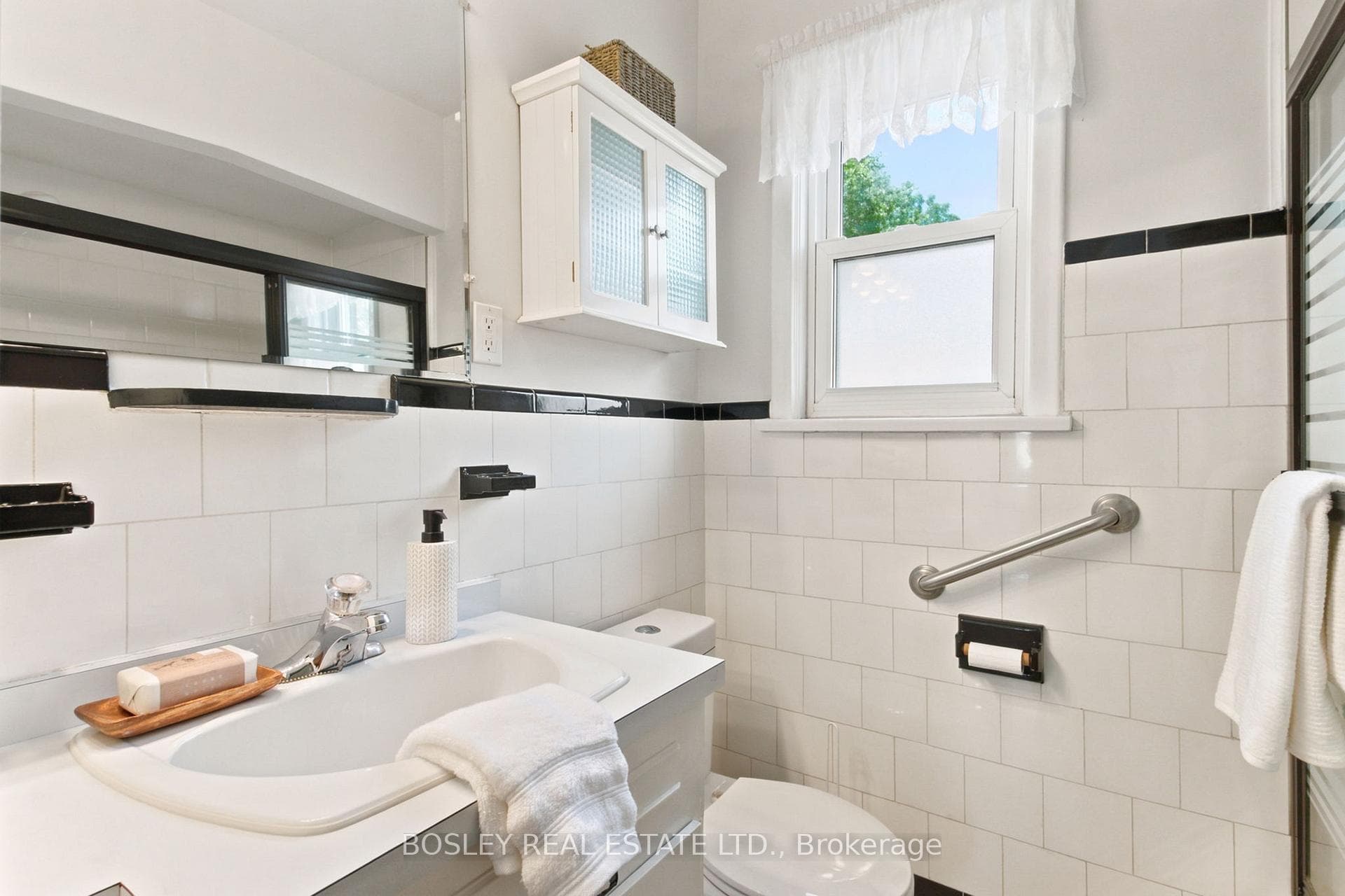 251 Ellington Drive photo 26