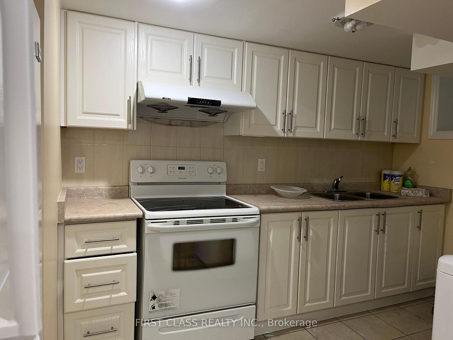 371 Fesserton Road Unit Bsmt photo 5